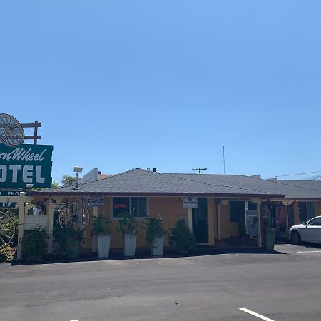 Wagon Wheel Motel Salinas Extérieur photo